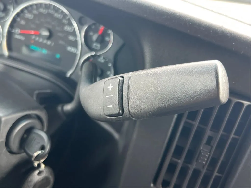 Chevrolet Express photo 41
