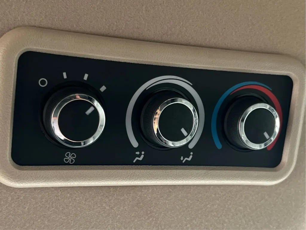 Chevrolet Express photo 37