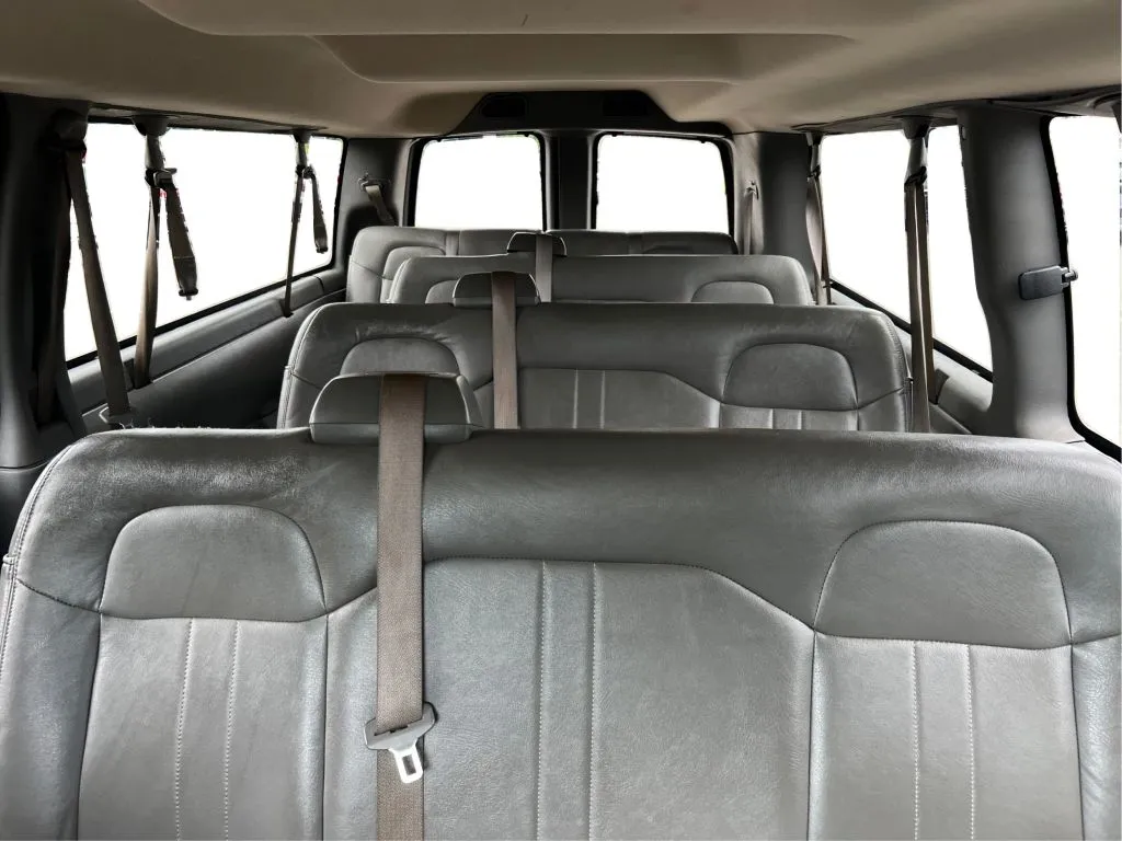 Chevrolet Express photo 19