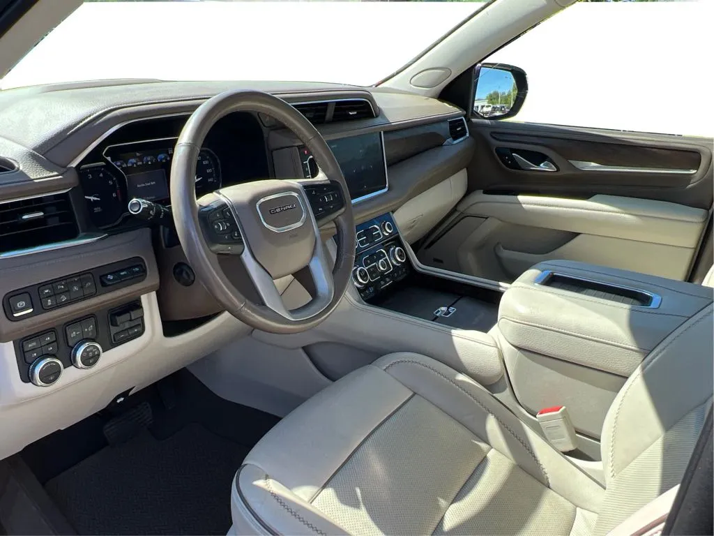 GMC Yukon photo 16