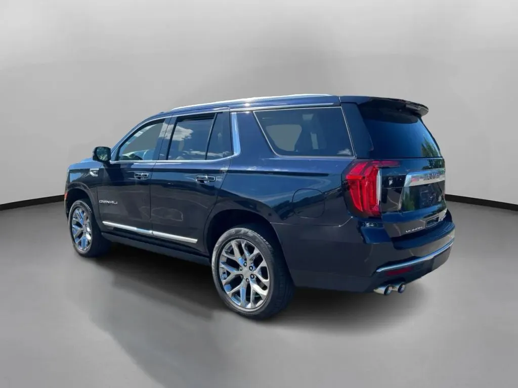GMC Yukon photo 13