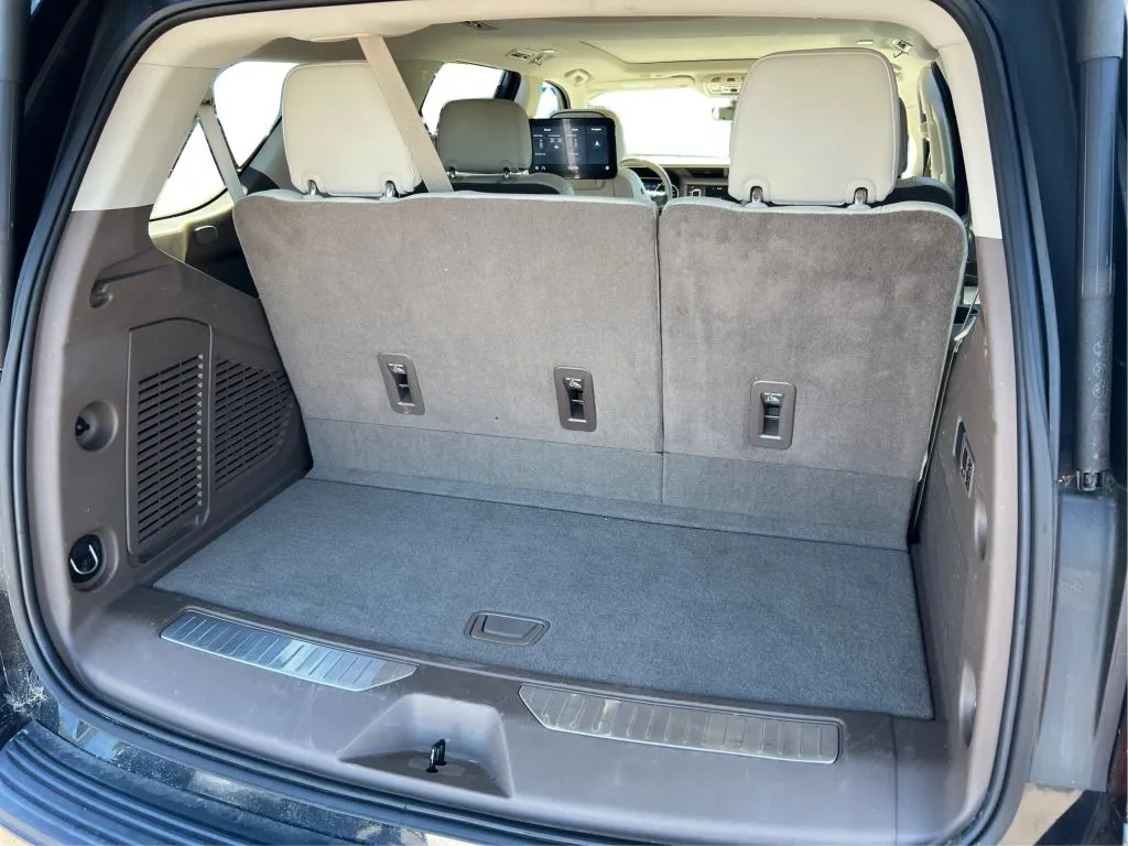 GMC Yukon photo 18