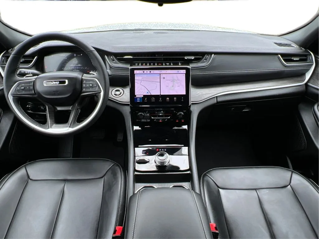 Jeep Grand Cherokee photo 37