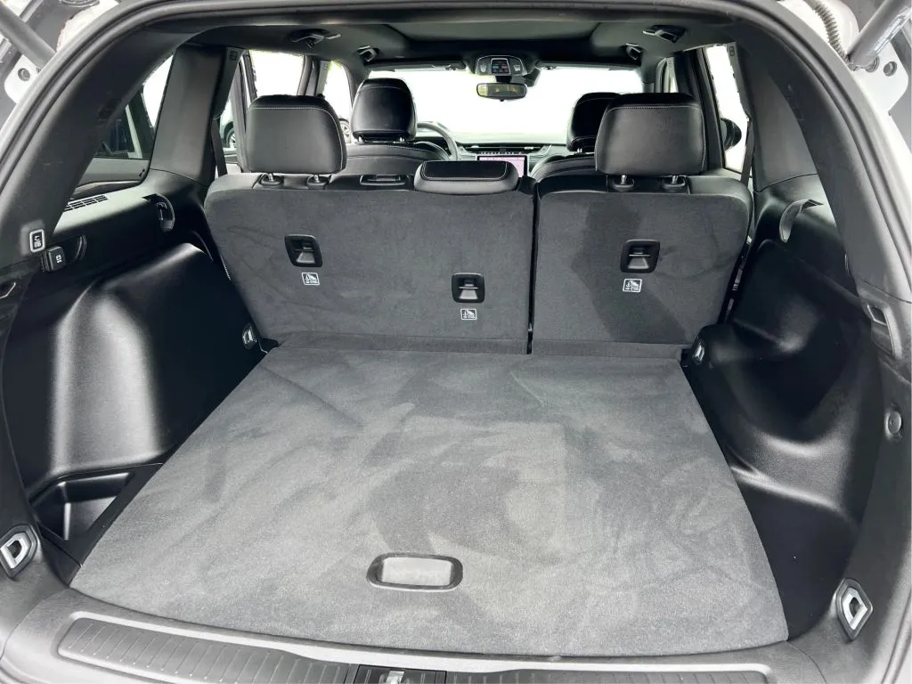 Jeep Grand Cherokee photo 18