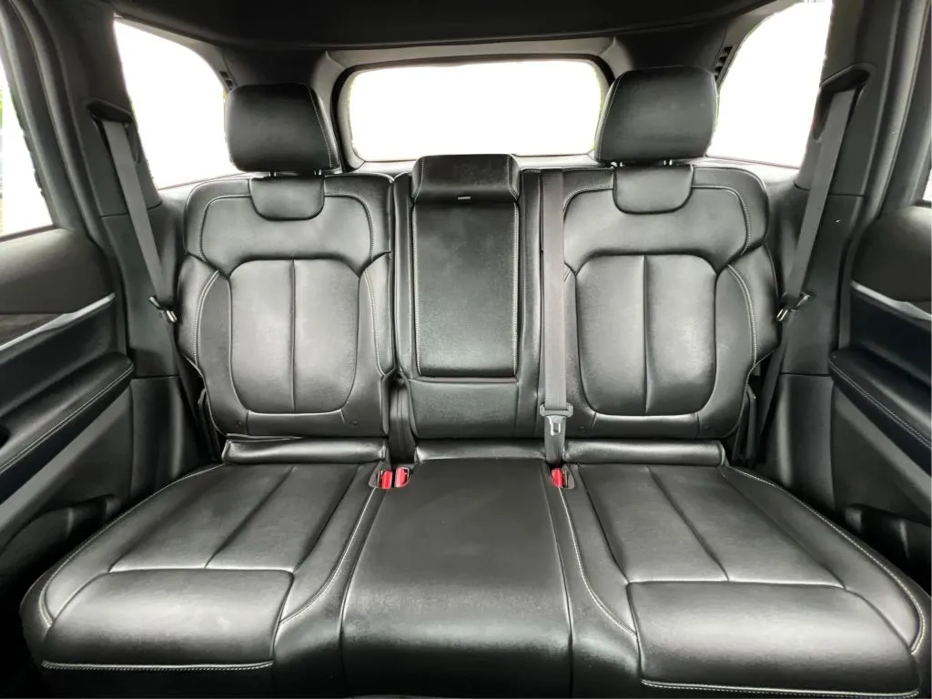Jeep Grand Cherokee photo 19