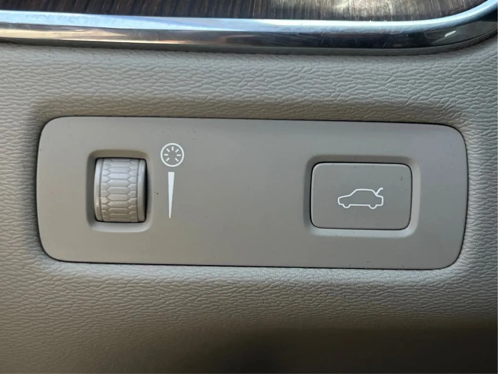 Volvo XC60 photo 24
