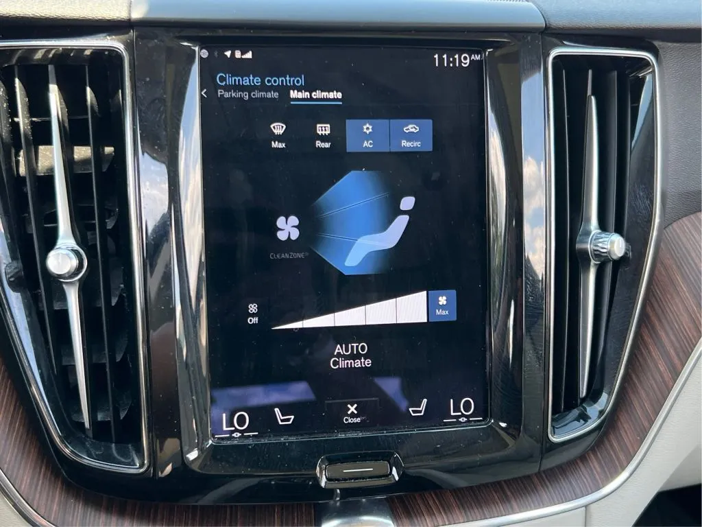 Volvo XC60 photo 40