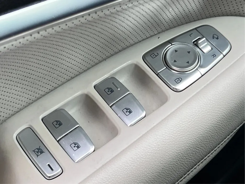Genesis G70 photo 46
