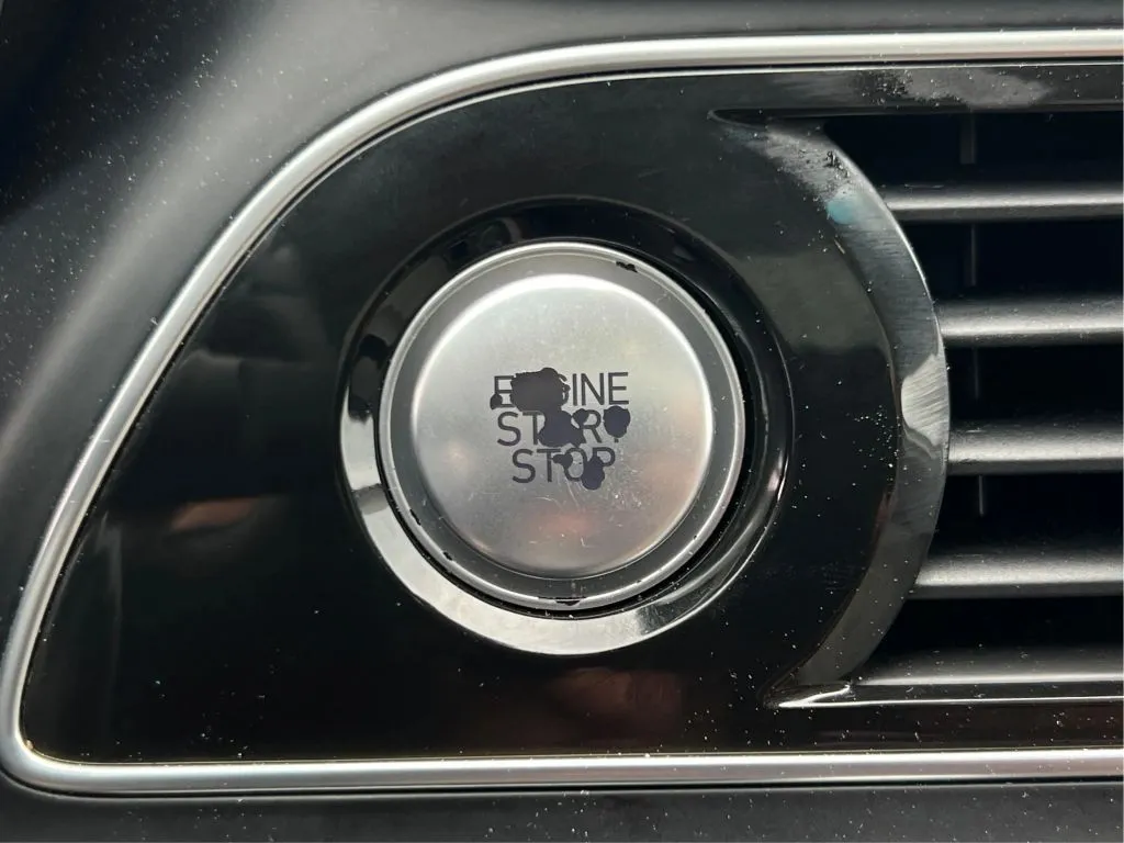 Genesis G70 photo 41