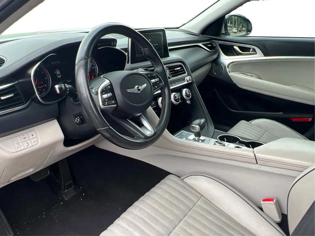 Genesis G70 photo 16