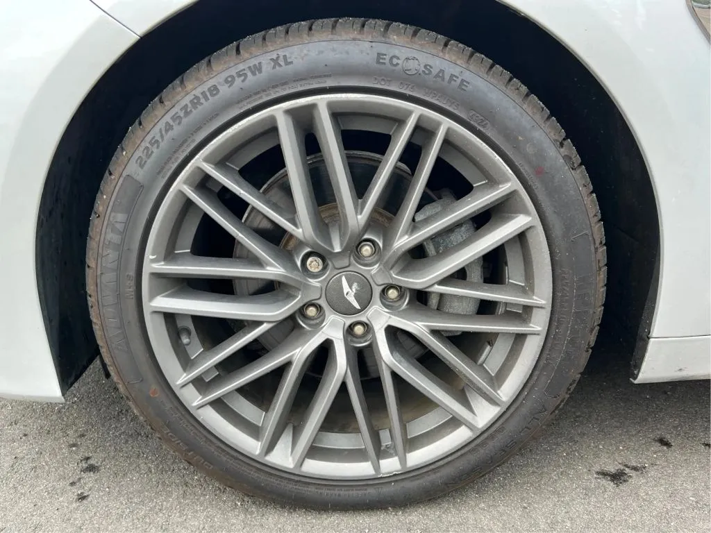 Genesis G70 photo 31