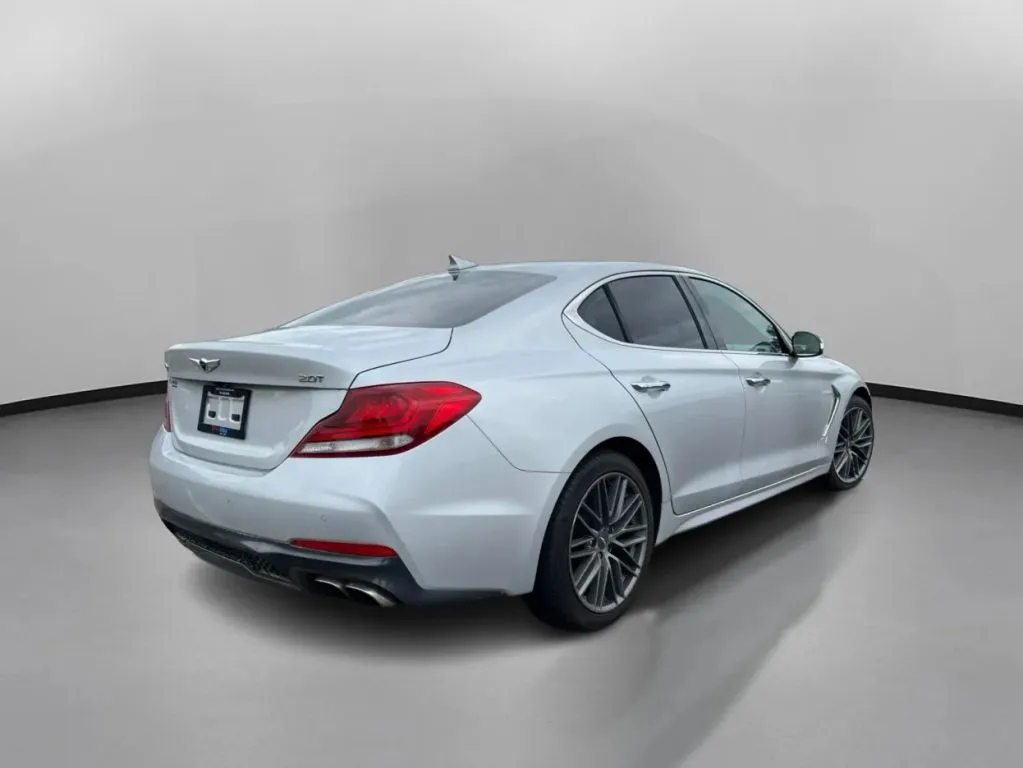 Genesis G70 photo 9