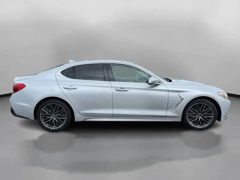 Genesis G70 photo 7