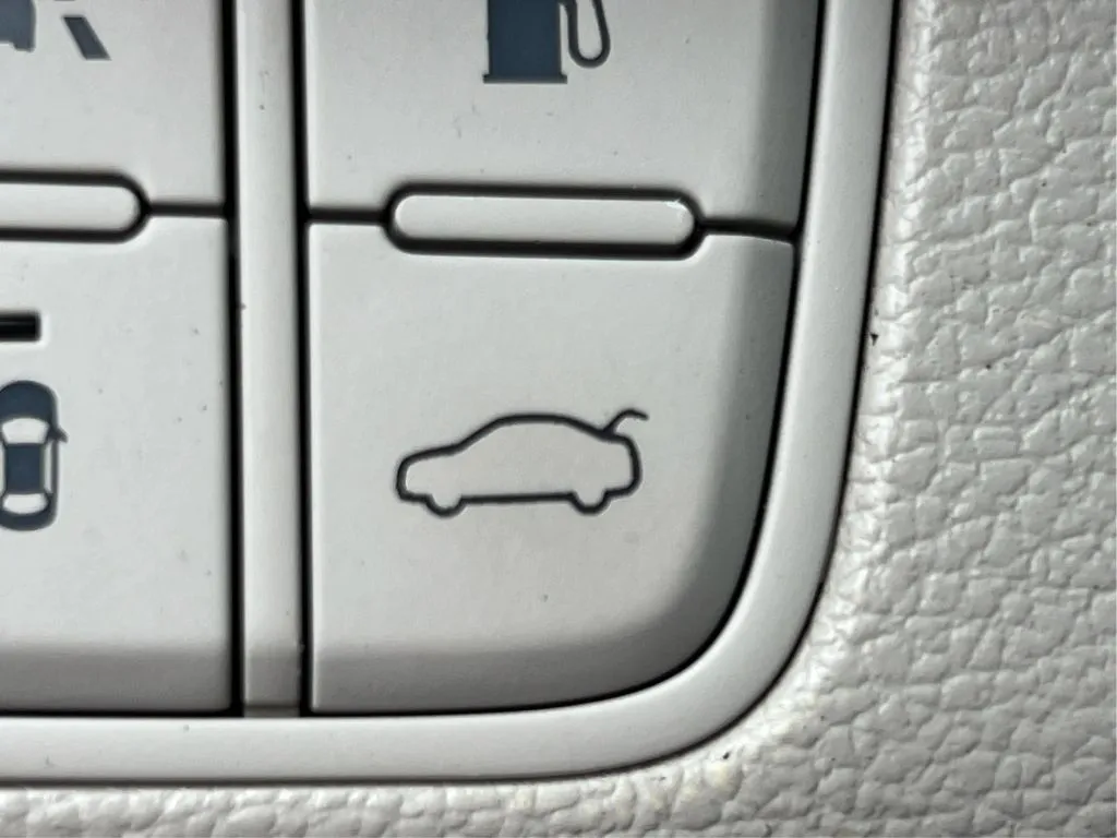 Genesis G70 photo 35