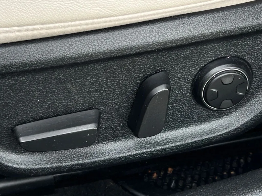 Genesis G70 photo 25