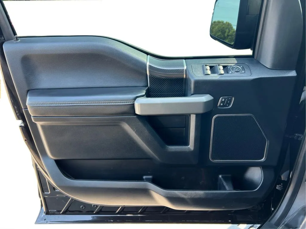 Ford F-150 photo 25