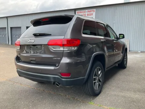 More photos of 2018 Jeep Grand Cherokee Limited Sport Utility 4D at Drivemax, CT