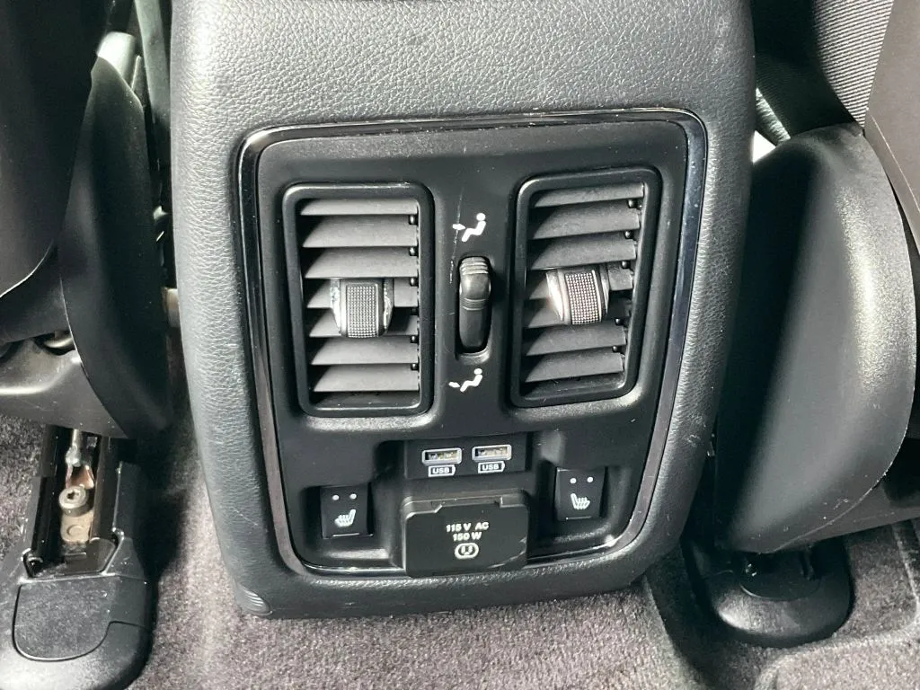 Jeep Grand Cherokee photo 17