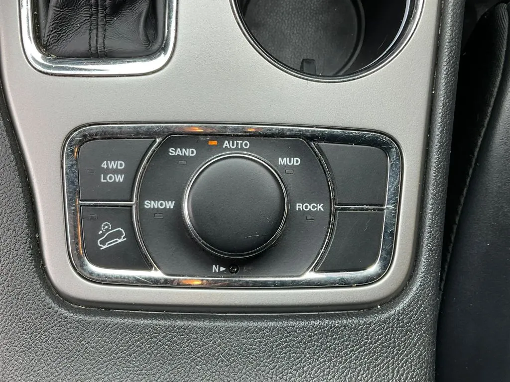 Jeep Grand Cherokee photo 19