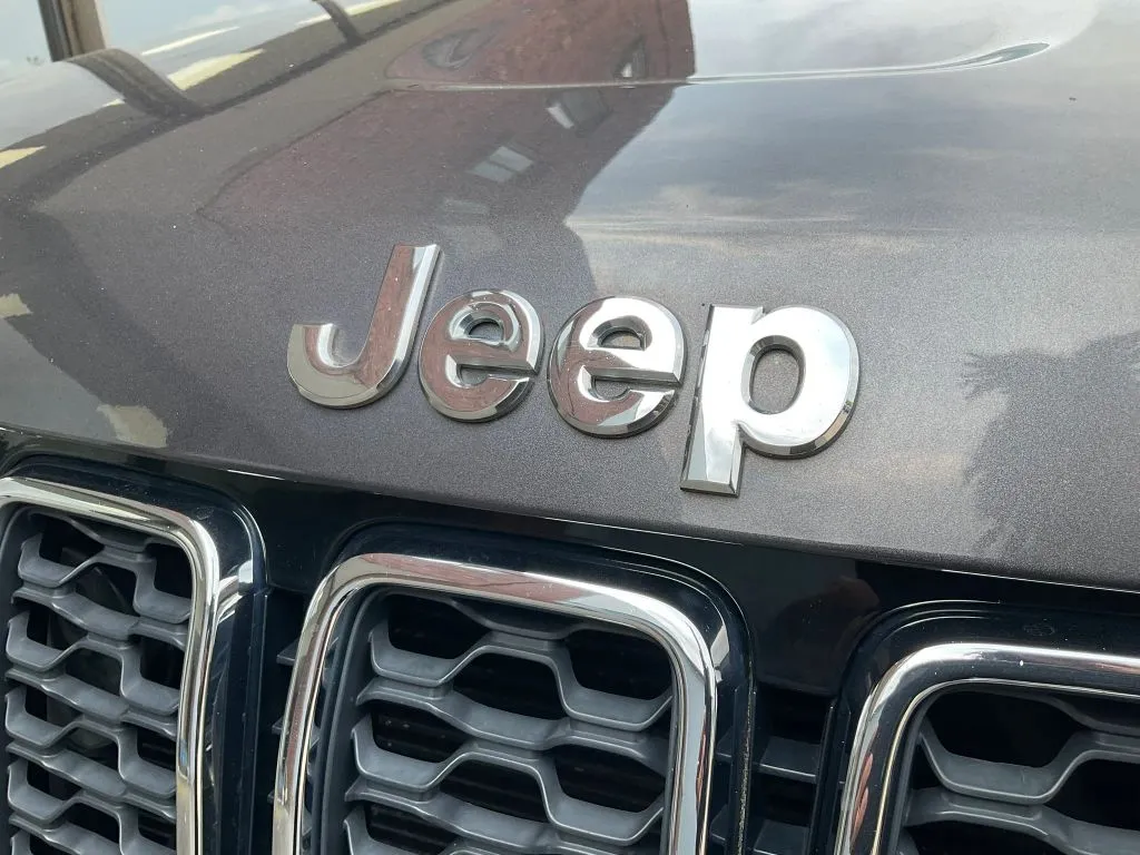 Jeep Grand Cherokee photo 8