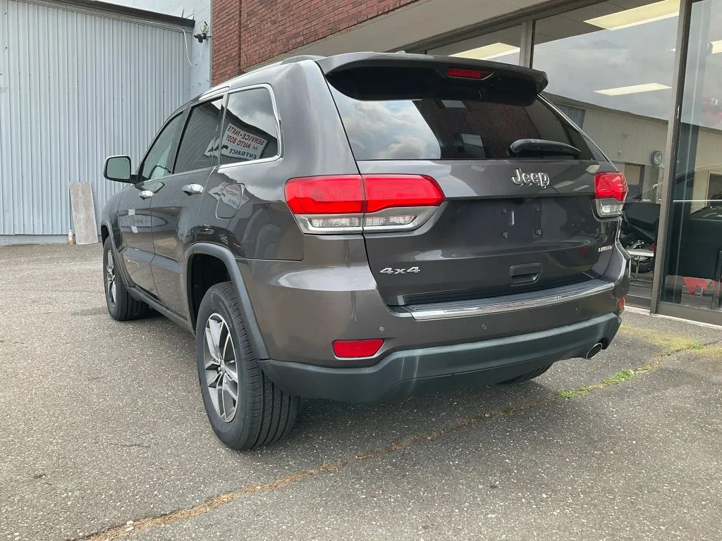 Jeep Grand Cherokee photo 3