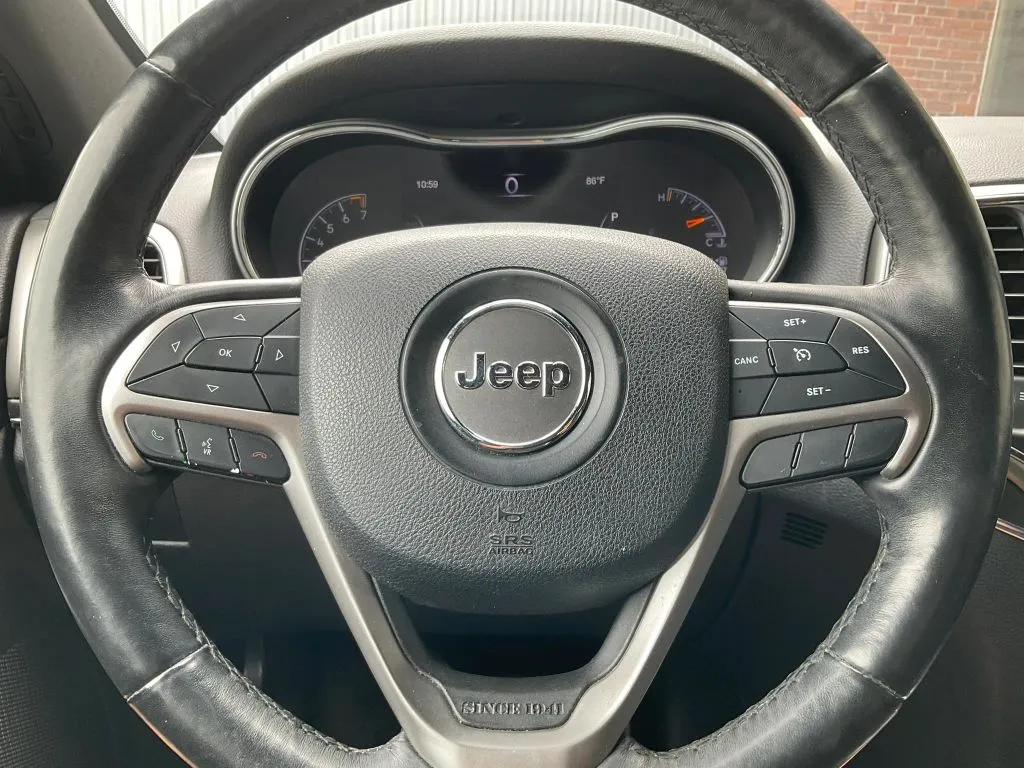 Jeep Grand Cherokee photo 21