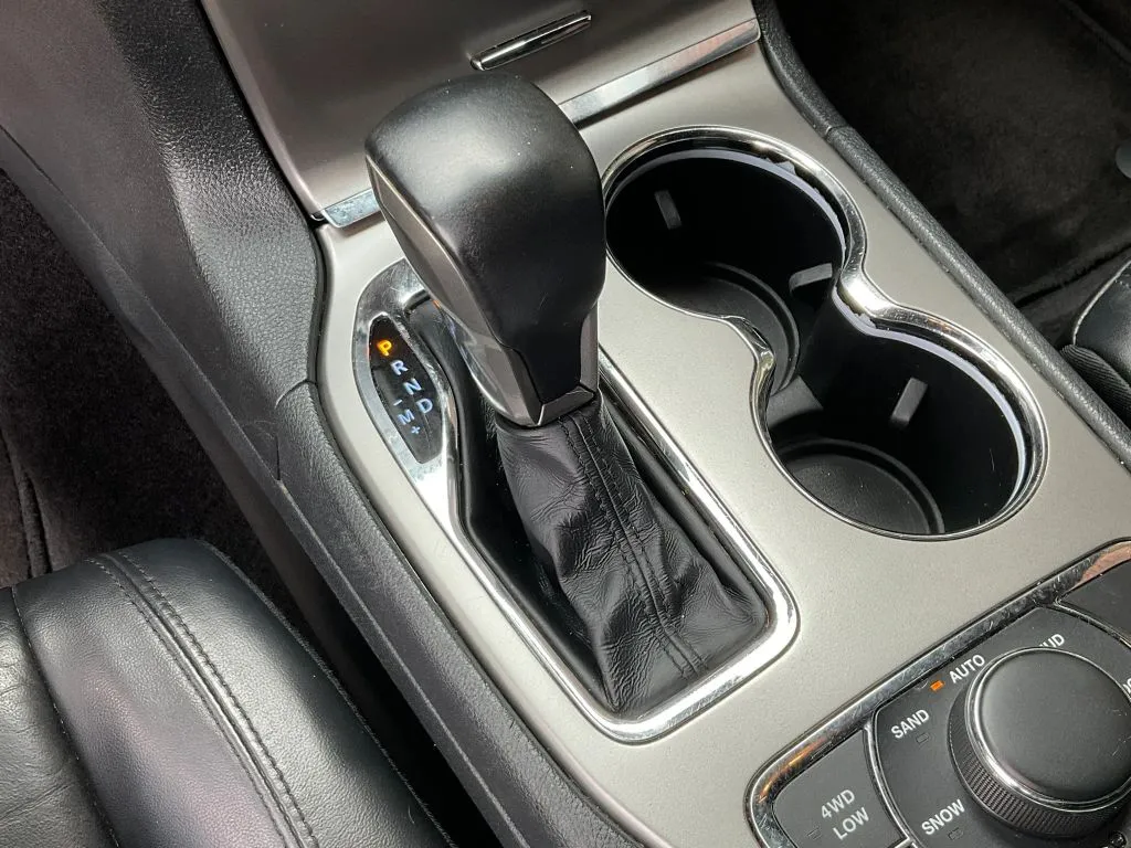 Jeep Grand Cherokee photo 18
