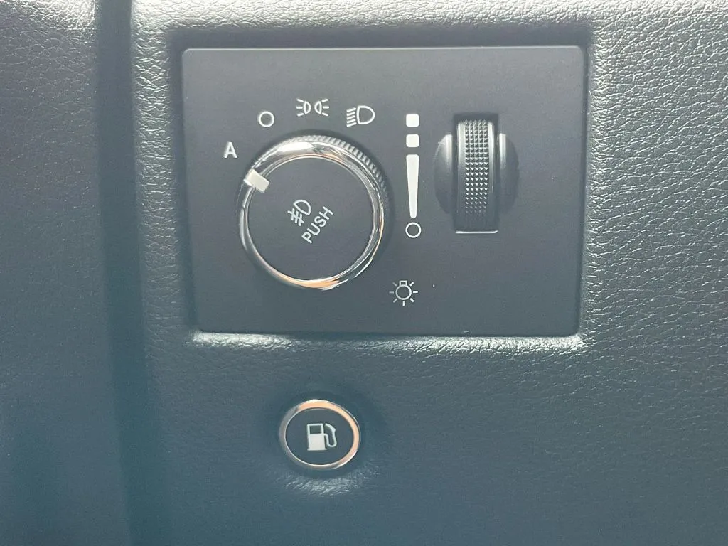 Jeep Grand Cherokee photo 24