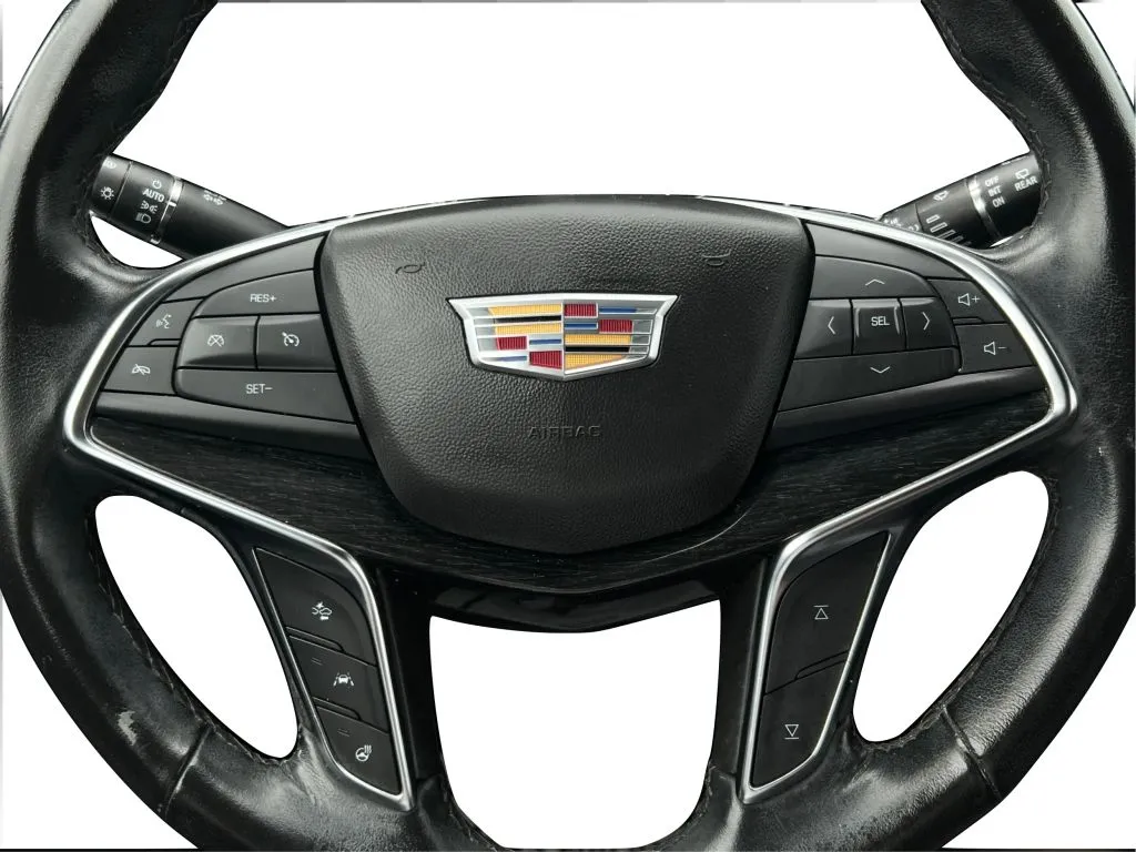 Cadillac XT5 photo 23