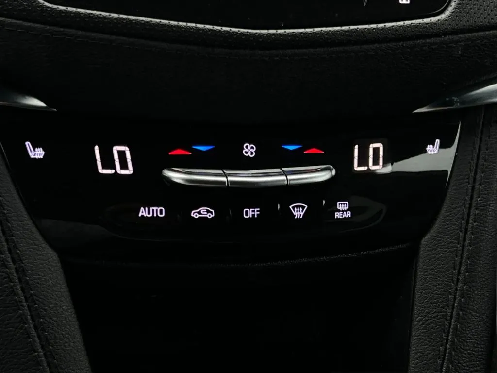 Cadillac XT5 photo 40