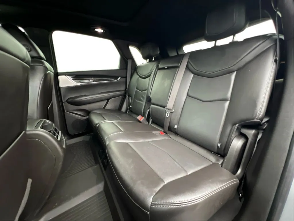 Cadillac XT5 photo 17
