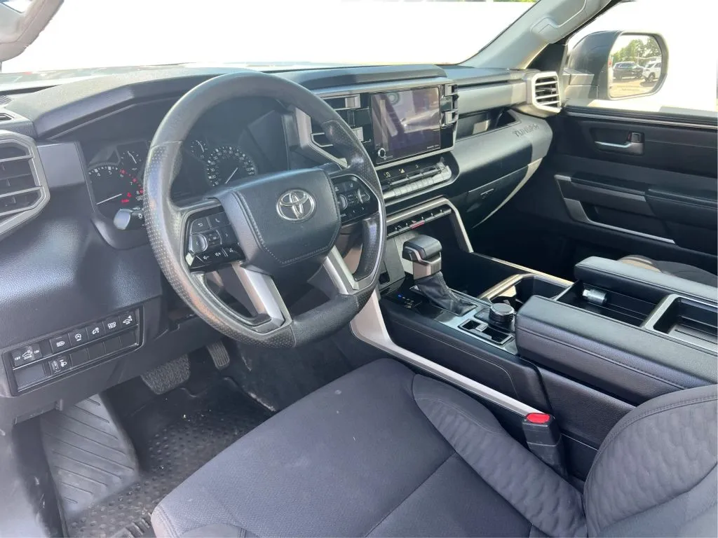 Toyota Tundra photo 16