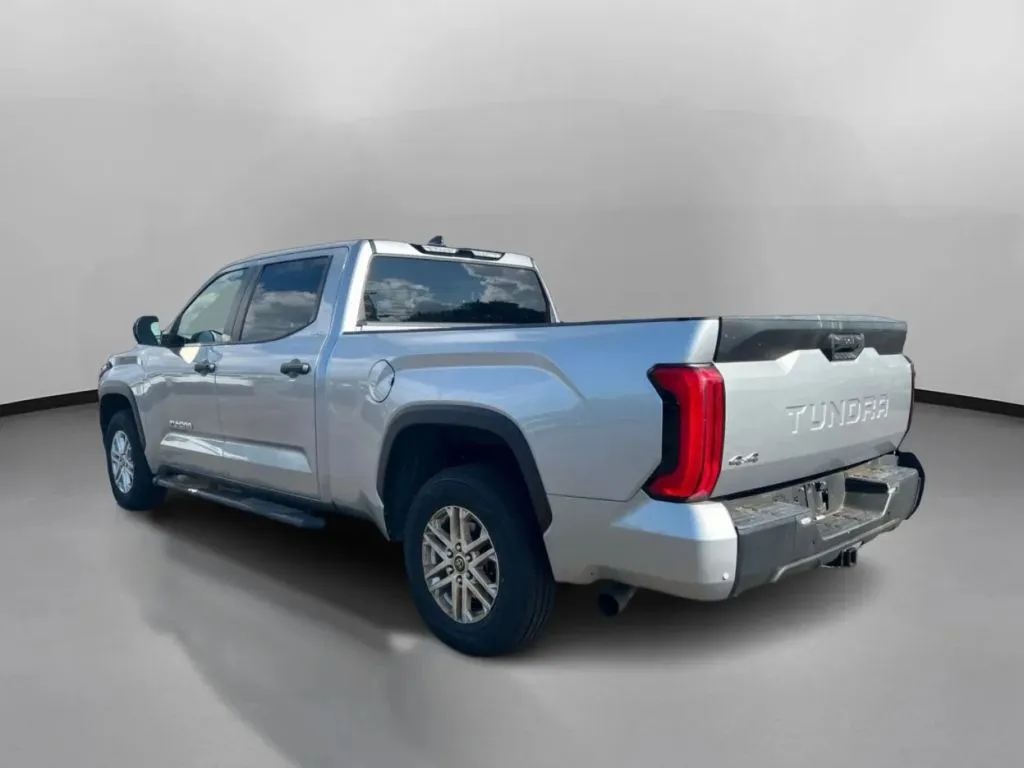 Toyota Tundra photo 13
