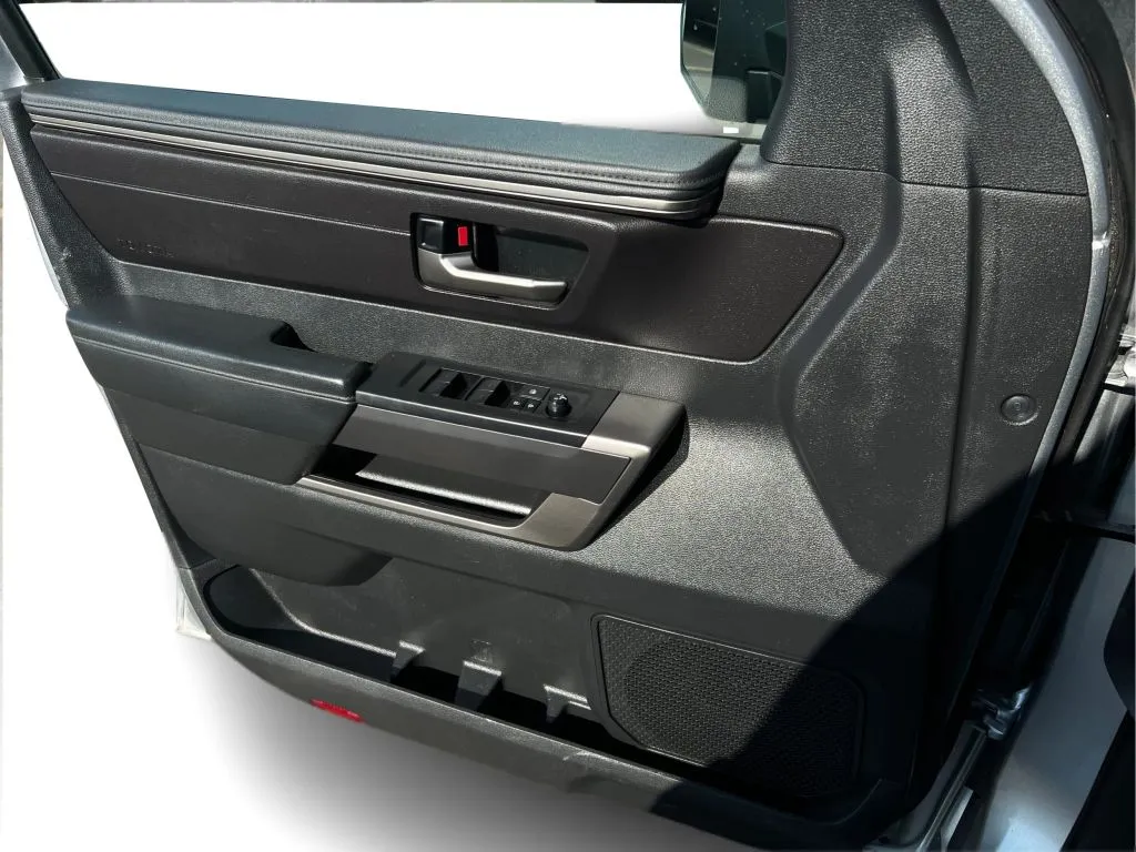 Toyota Tundra photo 24