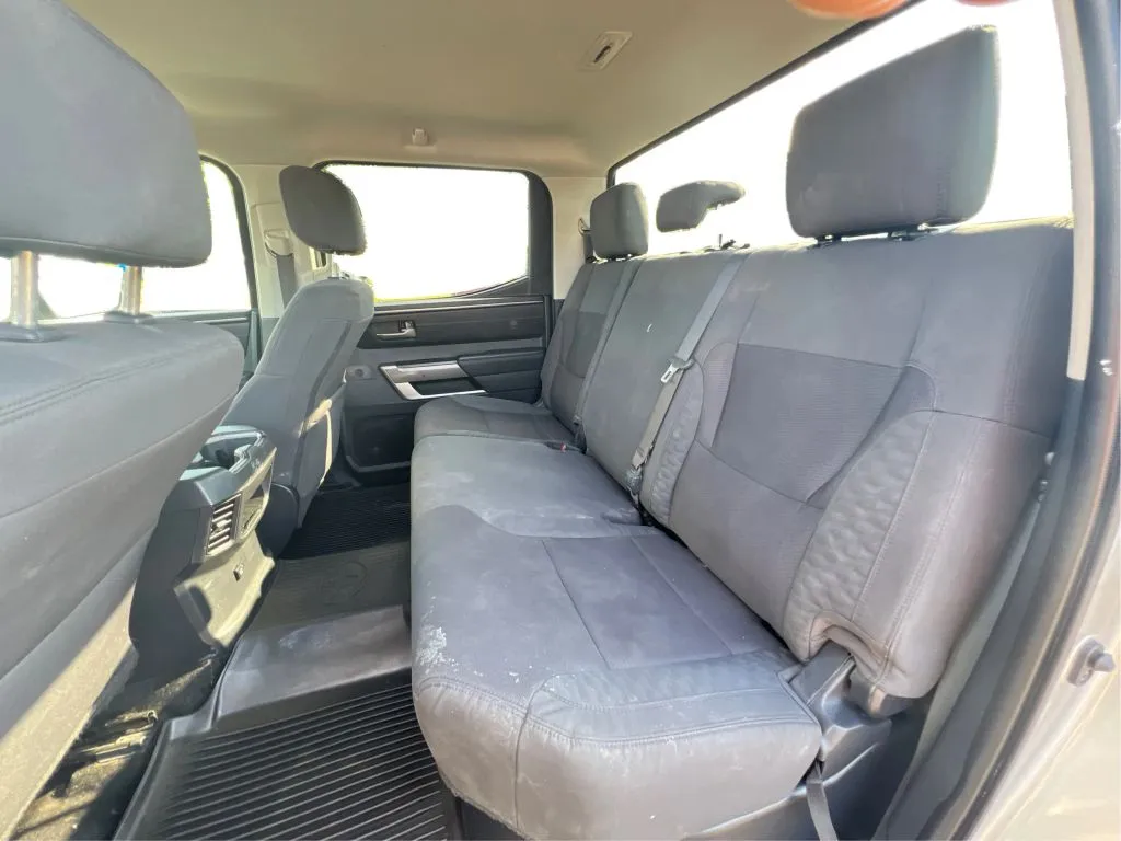 Toyota Tundra photo 17