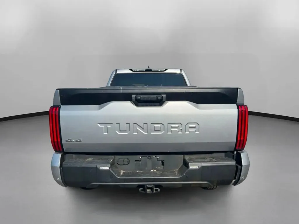 Toyota Tundra photo 11