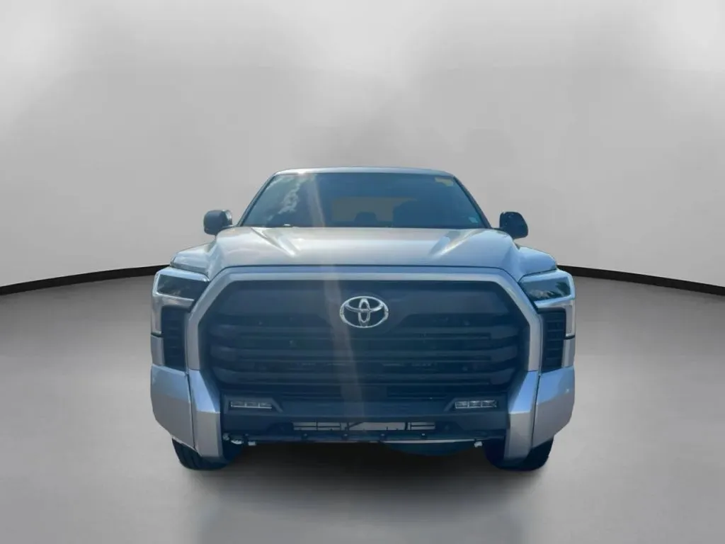 Toyota Tundra photo 3