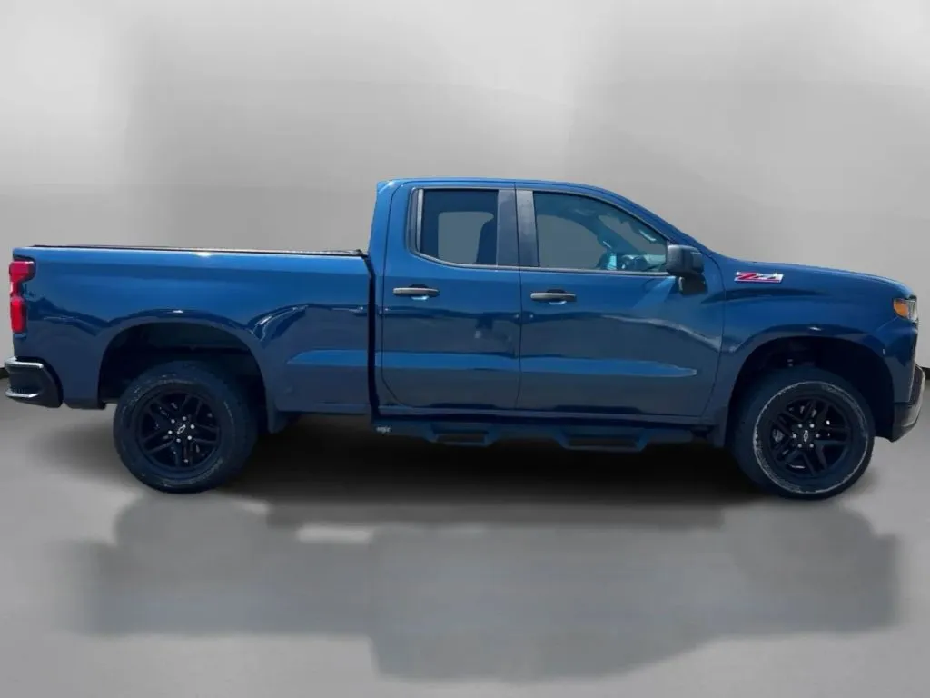 Chevrolet Silverado photo 7