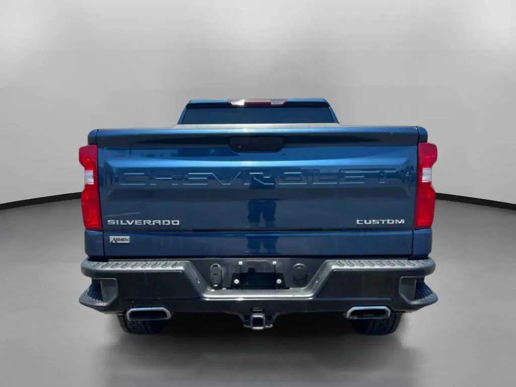 Chevrolet Silverado photo 11