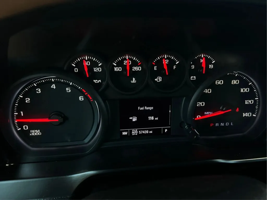 Chevrolet Silverado photo 21