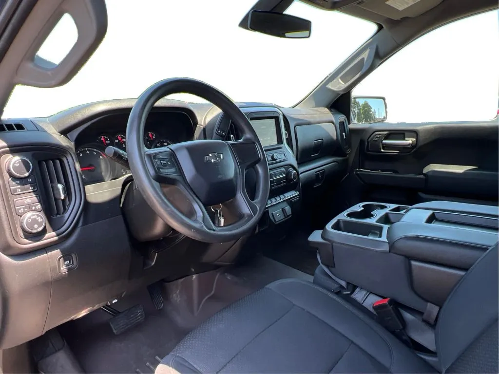 Chevrolet Silverado photo 16