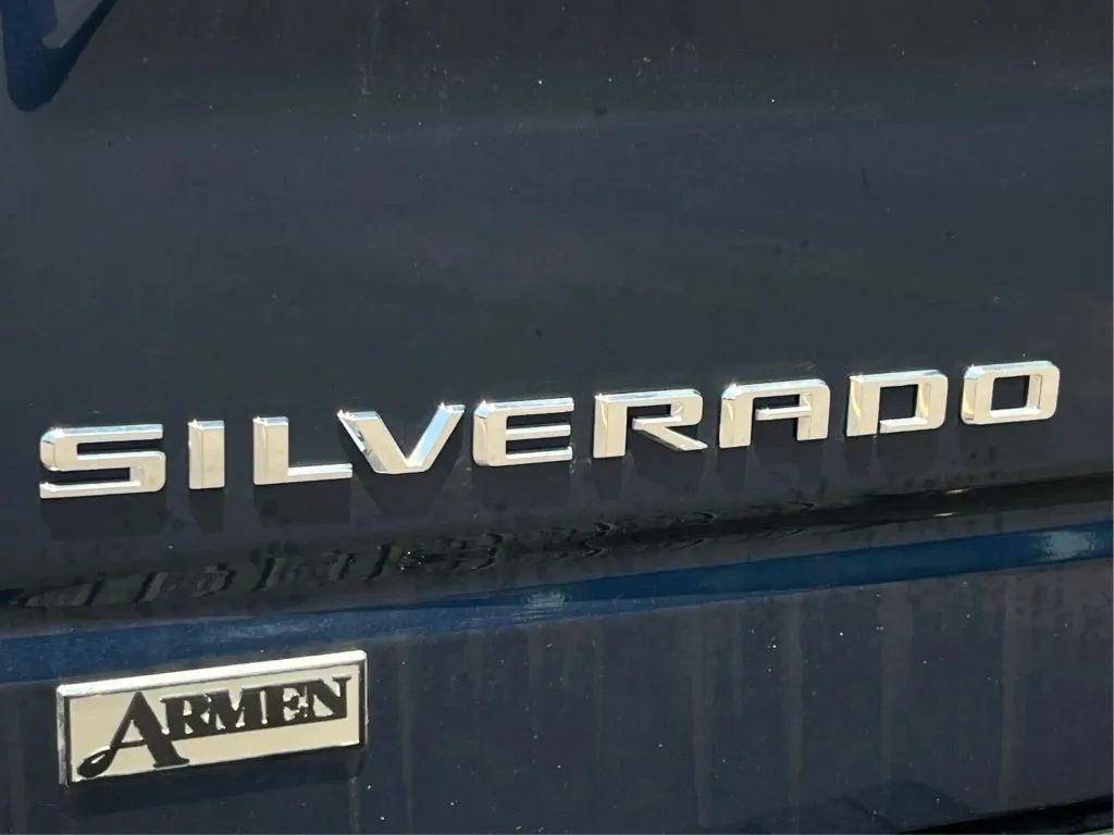 Chevrolet Silverado photo 28