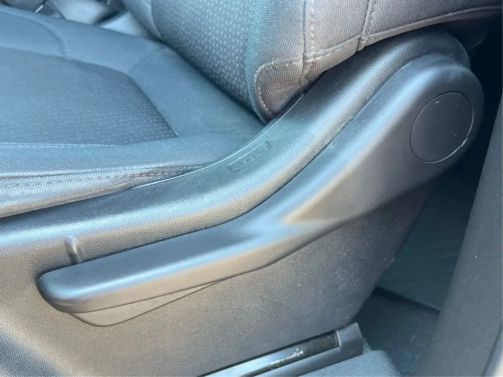 Chevrolet Silverado photo 24