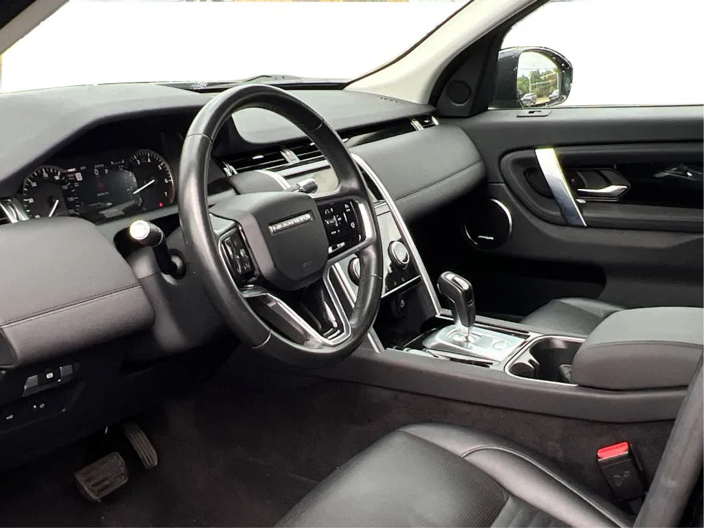 Land Rover Discovery Sport photo 16