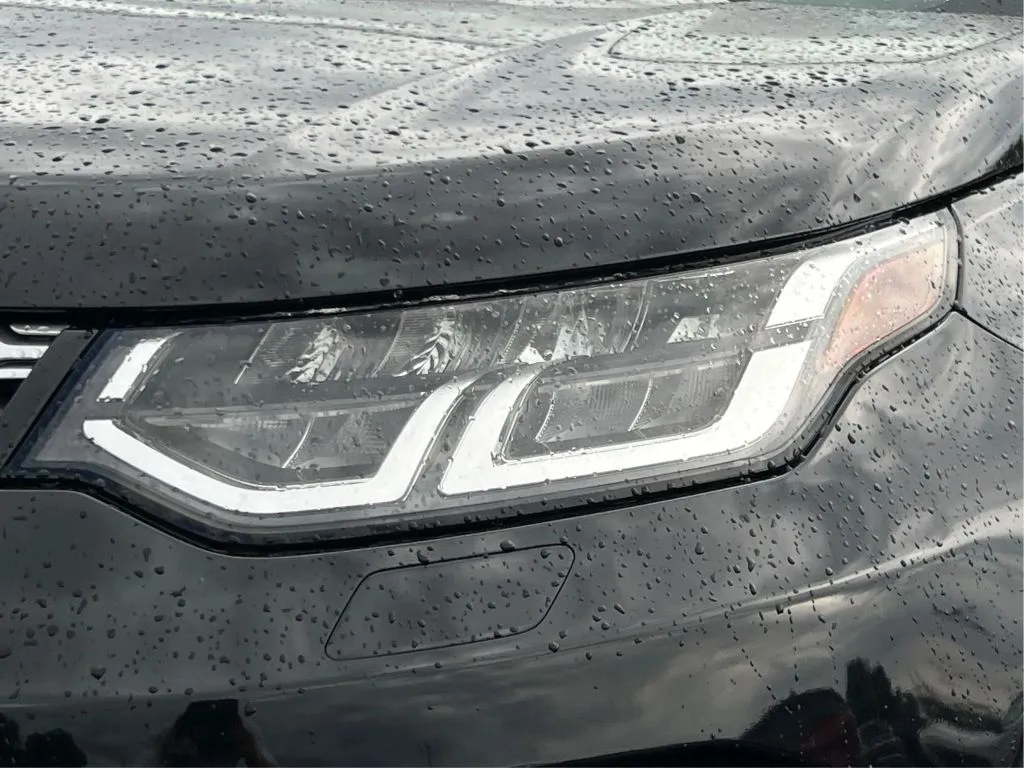 Land Rover Discovery Sport photo 33