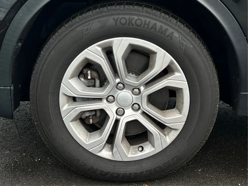 Land Rover Discovery Sport photo 31
