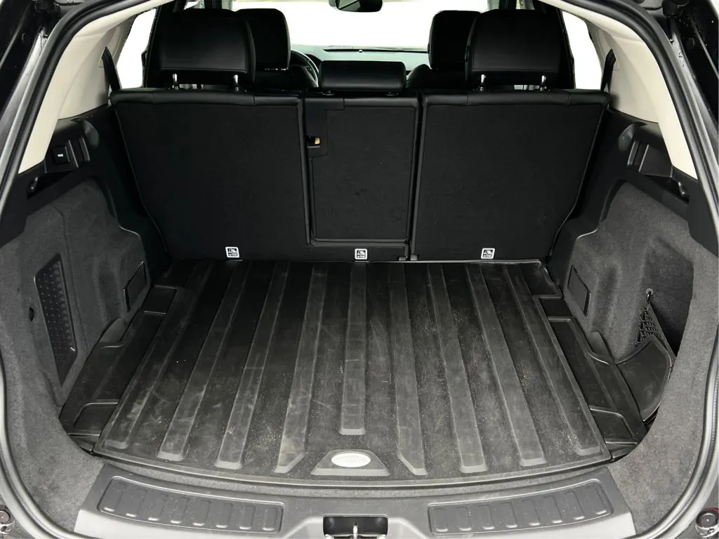 Land Rover Discovery Sport photo 18