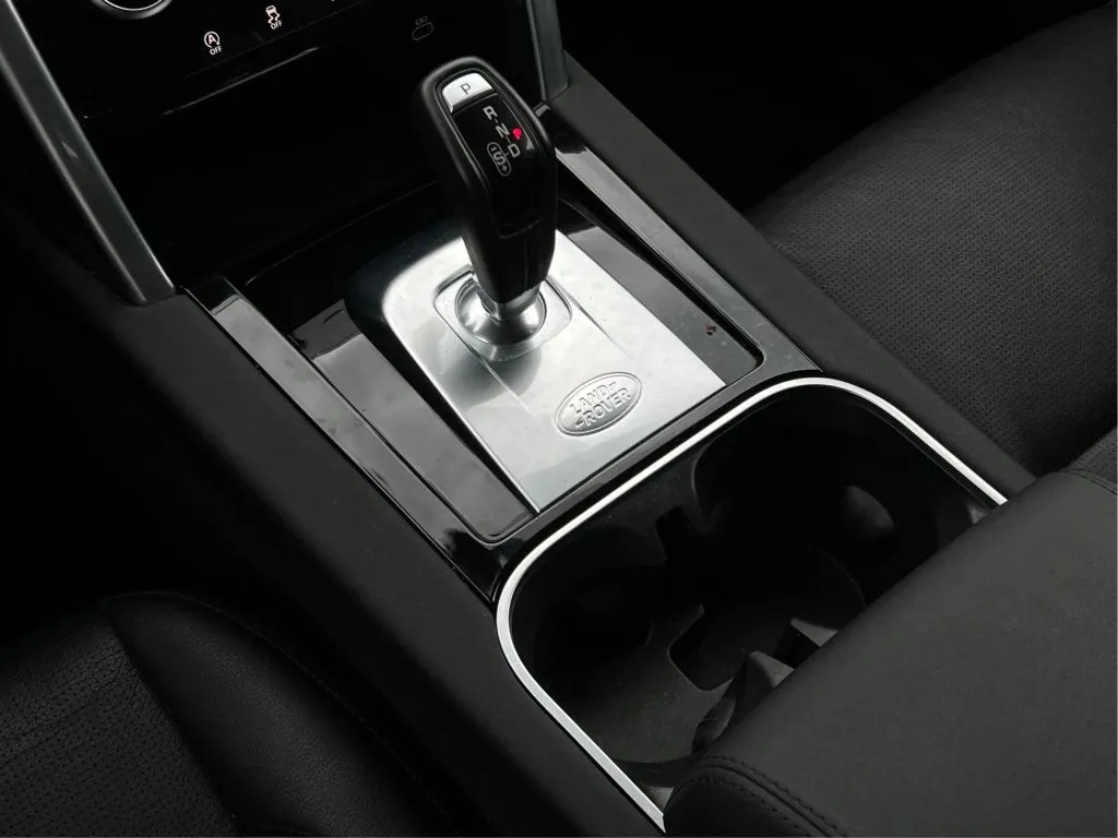 Land Rover Discovery Sport photo 21