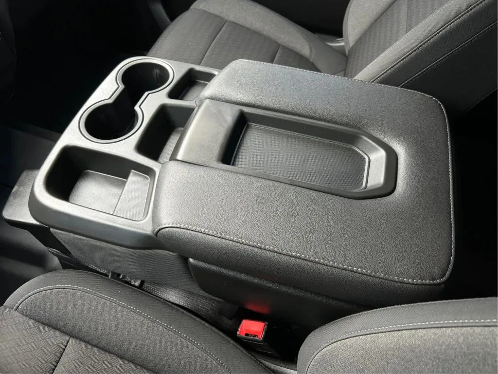 Chevrolet Silverado photo 20