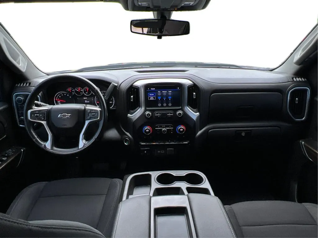 Chevrolet Silverado photo 35